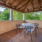 Sandi, Mediterranean With Pool And Jacuzzi Ferienhaus Gračišće