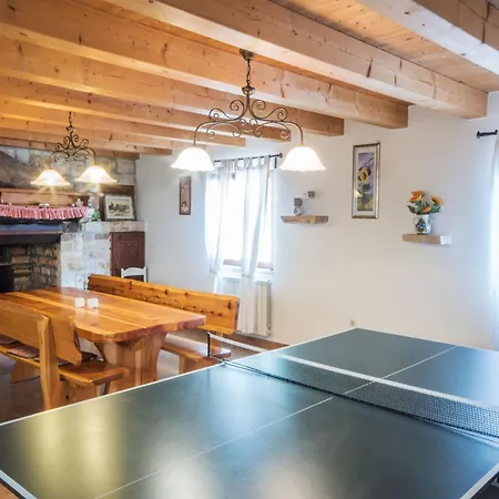 Sandi, Mediterranean With Pool And Jacuzzi Vikendica