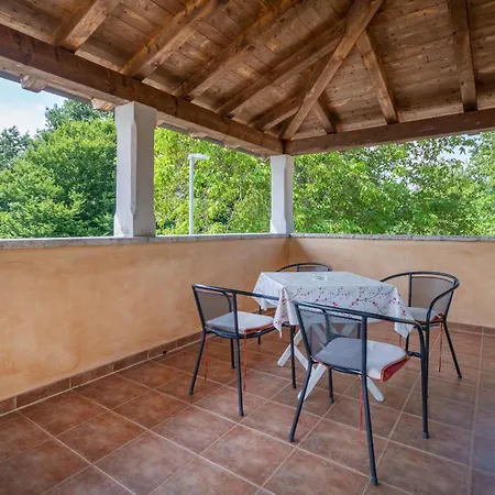 Sandi, Mediterranean With Pool And Jacuzzi Dom wakacyjny Gračišće