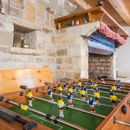 Vikendica Sandi, Mediterranean With Pool And Jacuzzi Gracisce
