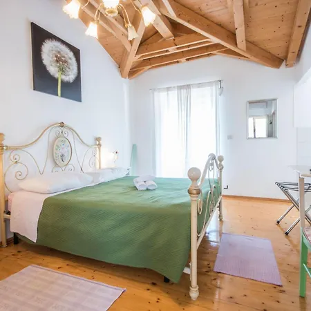 Sandi, Mediterranean With Pool And Jacuzzi Gracisce