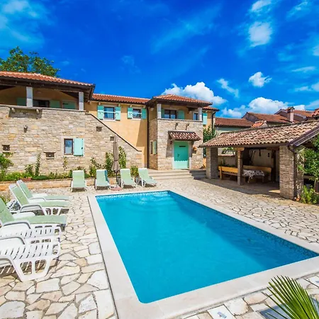 Sandi, Mediterranean With Pool And Jacuzzi * Gracisce
