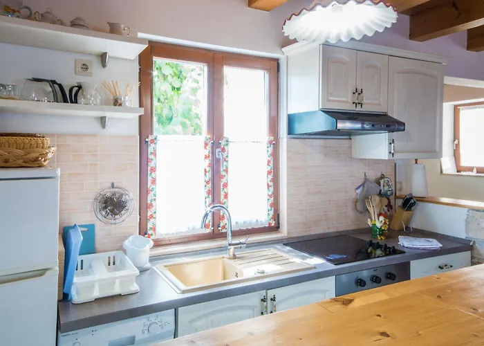 Vikendica Sandi, Mediterranean With Pool And Jacuzzi