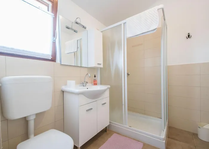 Vikendica Sandi, Mediterranean With Pool And Jacuzzi *