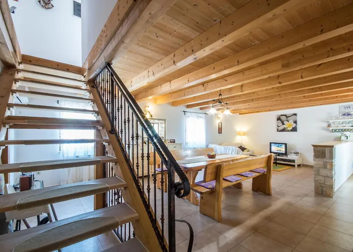 Sandi, Mediterranean With Pool And Jacuzzi Gracisce