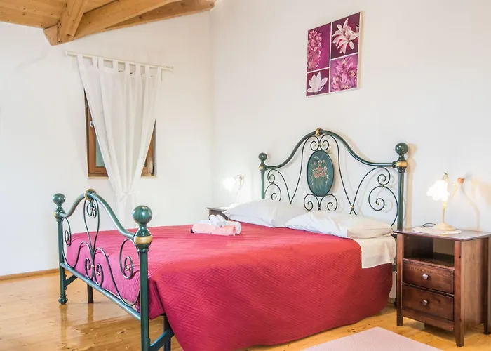 Vikendica Sandi, Mediterranean With Pool And Jacuzzi Gracisce