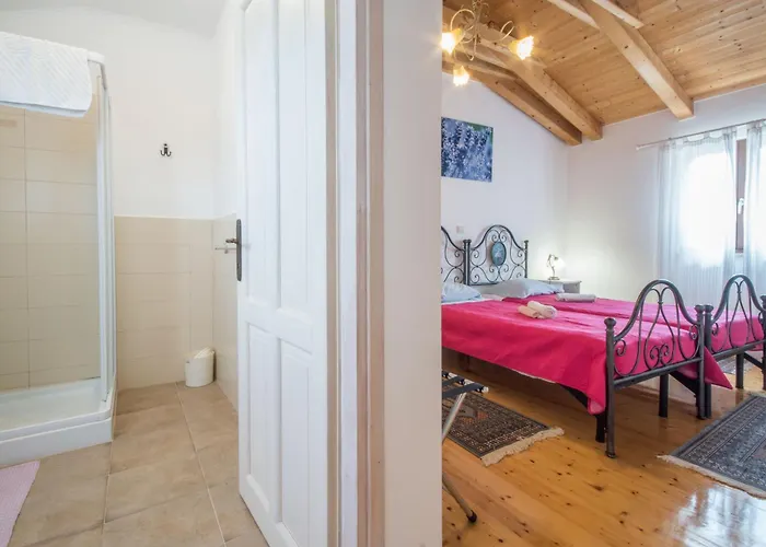 Vikendica Sandi, Mediterranean With Pool And Jacuzzi *