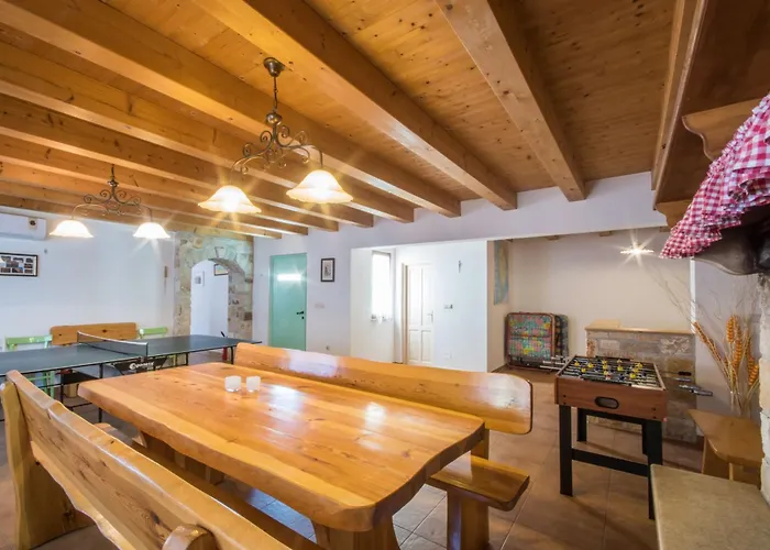 Vikendica Sandi, Mediterranean With Pool And Jacuzzi