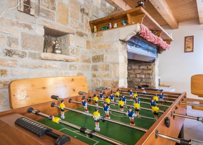 Vikendica Sandi, Mediterranean With Pool And Jacuzzi Gracisce